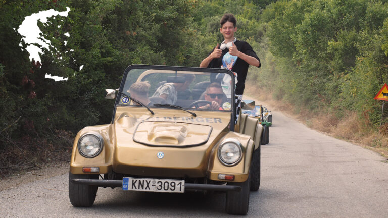 Zdjęcie Buggy Trip z zadowolonym uczestnikiem obozu młodzieżowego